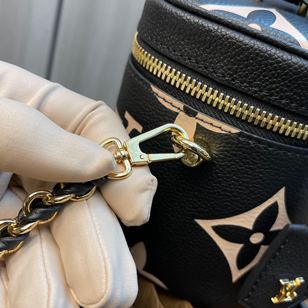 ルイヴィトンバッグ素材ディテール